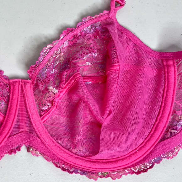 Wacoal Sheer Lace Floral Embroidered Sz 40D Underwire Bra - Picture 8 of 9